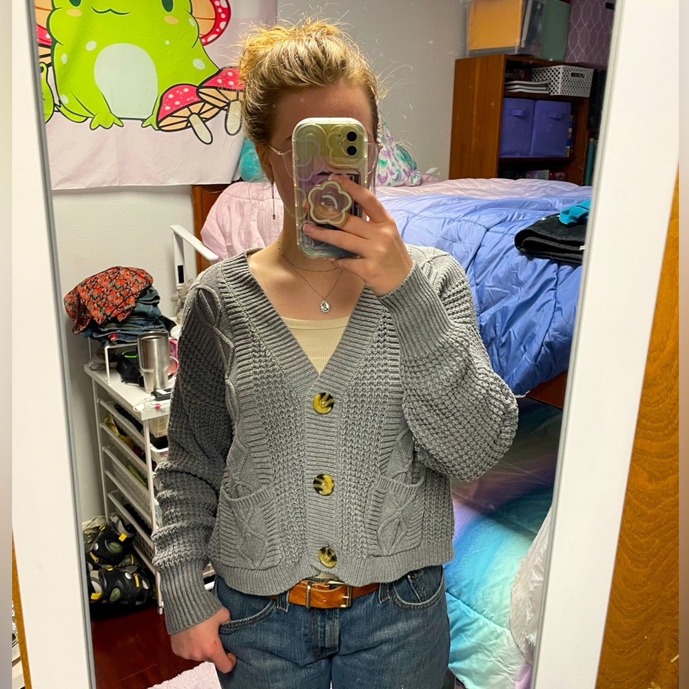 Medium ANA grey button up cardigan